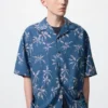 Camisas unisex de cuello abierto | Mangas cortas | Estampadas Camisas unisex de cuello abierto | Mangas cortas | Estampadas