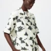 Camisas unisex de cuello abierto | Mangas cortas | Estampadas Camisas unisex de cuello abierto | Mangas cortas | Estampadas
