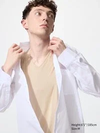 Camiseta AIRism para hombre | Cuello en V