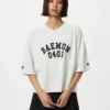 Camiseta corta con estampado gráfico Babymonster UT para mujer | Cuello en V Camiseta corta con estampado gráfico Babymonster UT para mujer | Cuello en V