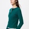 Camiseta de mujer con cuello Henley acanalado Camiseta de mujer con cuello Henley acanalado