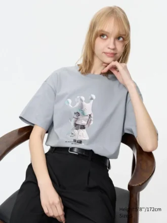Camiseta gráfica Pop Mart UT para mujer
