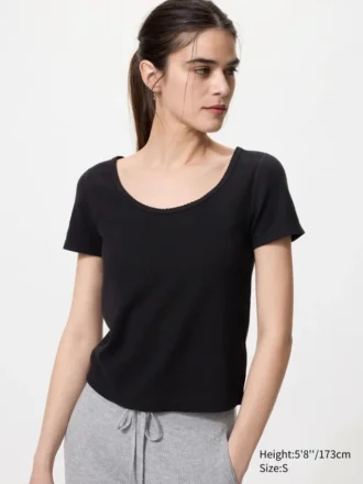 Camiseta mini de cuello redondo con punto calado para mujer