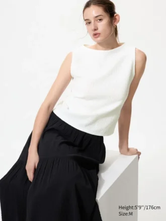 Camiseta sin mangas con cuello barco y fruncido para mujer