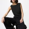 Camiseta sin mangas de jersey crepé con cuello barco para mujer