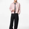 Chaqueta corta de cuello abierto para mujer en pantalones cortos