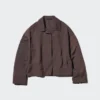 Chaqueta corta de cuello abierto para mujer en pantalones cortos