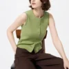 Partes de arriba con abertura frontal para mujer